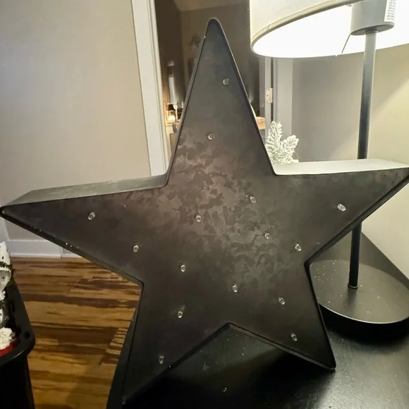 Pottery Barn Galvanized Star-Shaped LED Light Decor large(small not available) - Picture 3 of 4